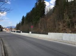April 2020: BA02a: Fertiggestelle Hochwasserschutzwand entlang der Hermann-von-Barth-Straße