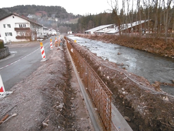 Dezember 2015: BA01a: Hochwasserschutzwand entlang der Rubinger Straße