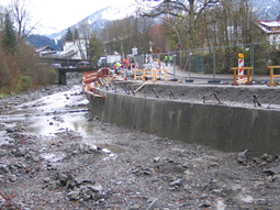 November 2016: BA02a: Mikropfähle als Fundament der Hochwasserschutzwand entlang der Hermann-von-Barth-Straße