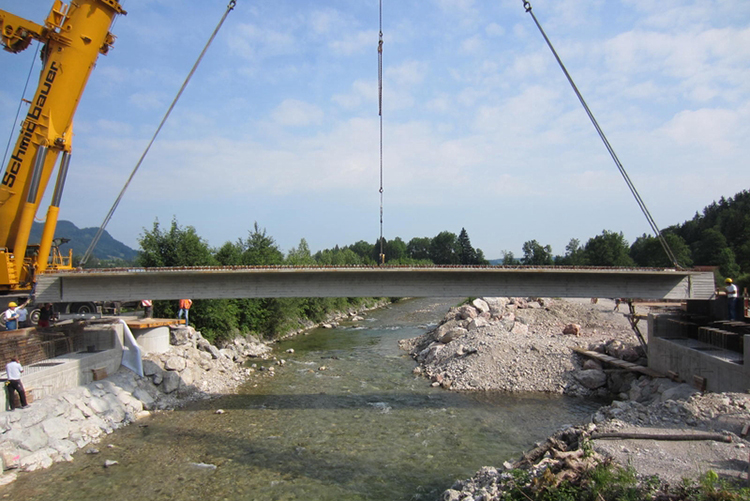 Die Stoffelbrücke wurde durch einen Neubau ersetzt. Die lichte Weite des neuen Brückenbauwerkes wurde gegenüber dem Bestand von 18,50 m auf 25,00 m vergrößert.