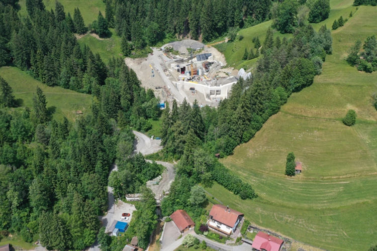 Baustelle der Murschutzanlage am oberen Ortsrand von Vorderhindelang Baustelle der Murschutzanlage am oberen Ortsrand von Vorderhindelang