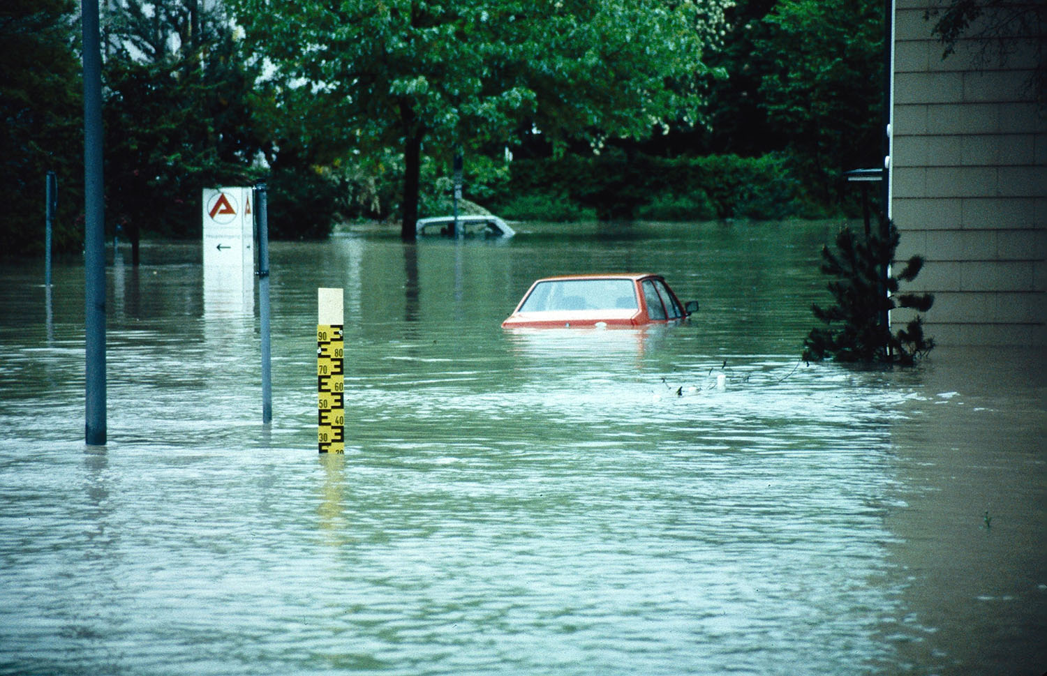 Pfingsthochwasser 1999, Rottachstraße in Kempten Pfingsthochwasser 1999, Rottachstraße in Kempten